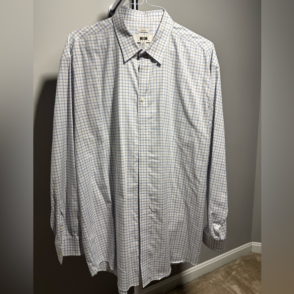 Men’s Joseph Abboud dress shirt